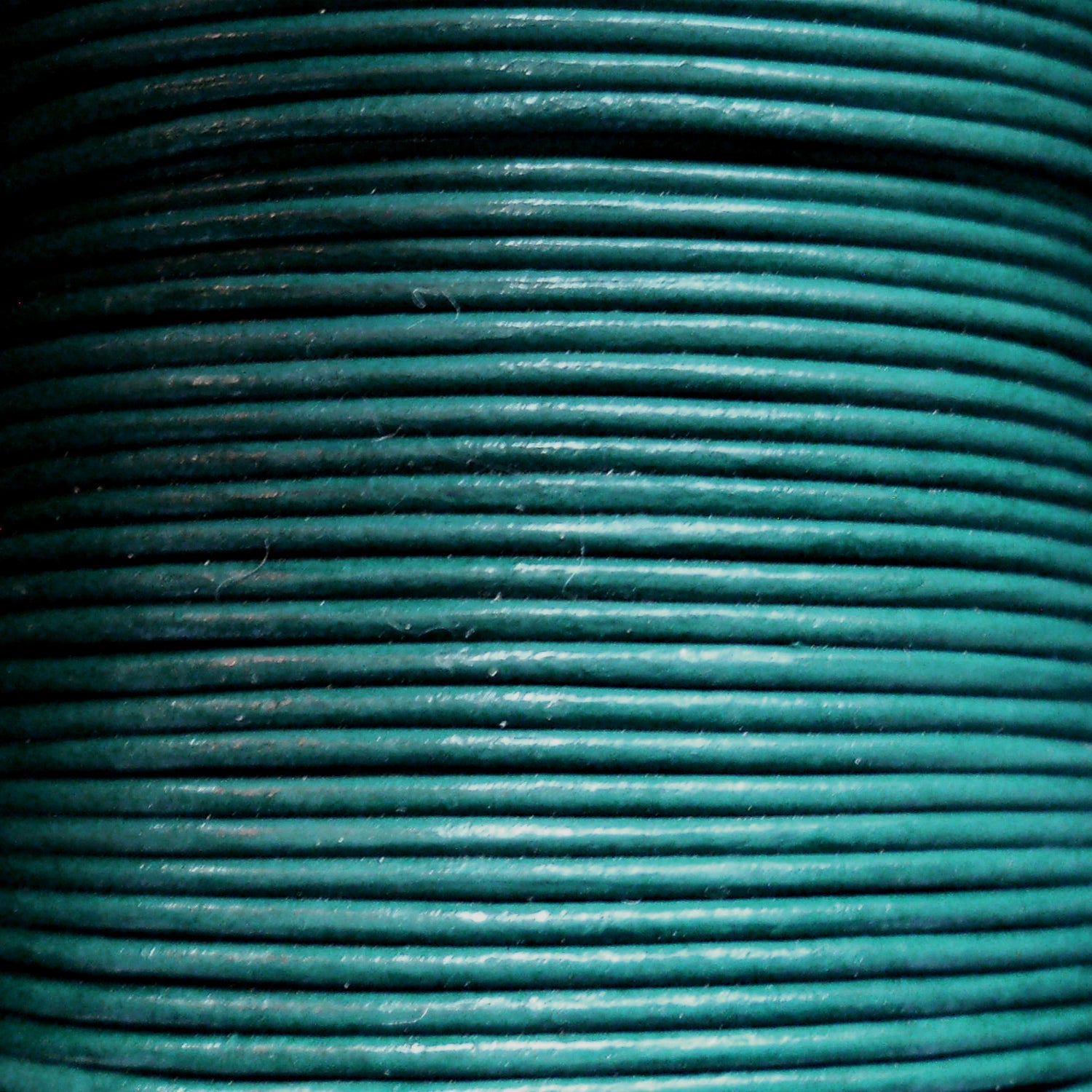 Sea blue 1 mm plain round leather