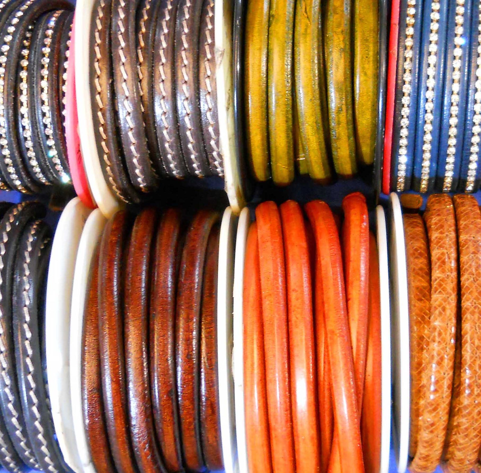 Oval Regalitz Leather