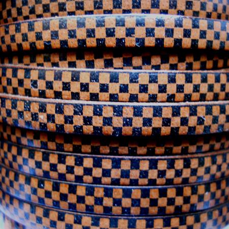 5 mm flat light brown/dark brown leather with checkered pattern