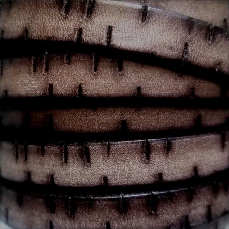 10 mm flat dark brown bark leather